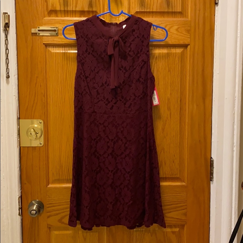 Casual wine colored juniors dress